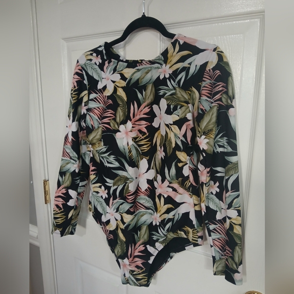 NWT Kona Sol Long Sleeve Tropical One Piece Swimsuit Beach Pool Cruise Summer - Picture 2 of 8